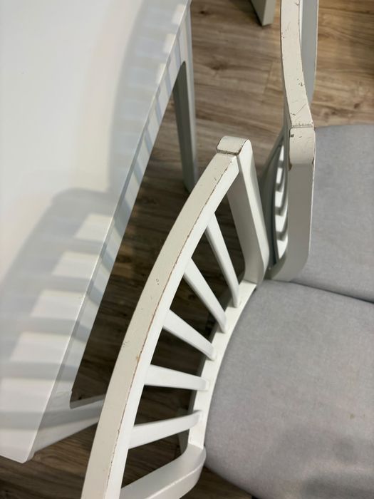 Masa extensibila cu scaune tapitate Ikea