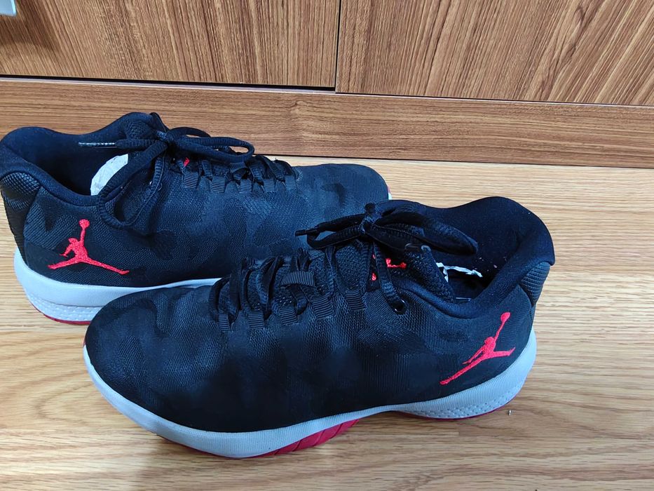 Маратонки Air Jordan N39