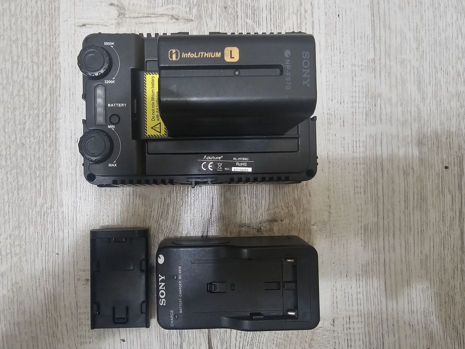 Pachet Lampa Apurture Al H198C Acumulator Original Sony NP F970