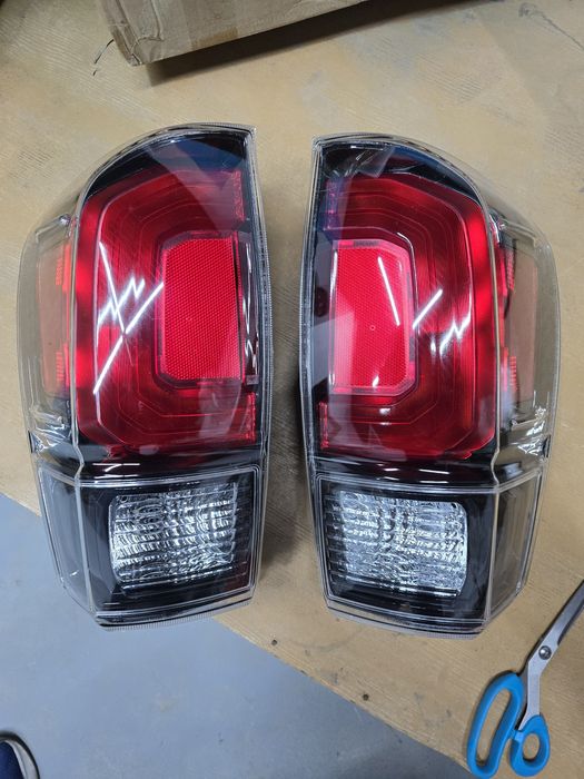 Задний фонарь toyota tacoma