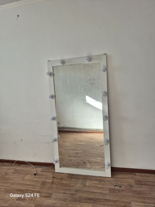 Зеркало с подсветкой