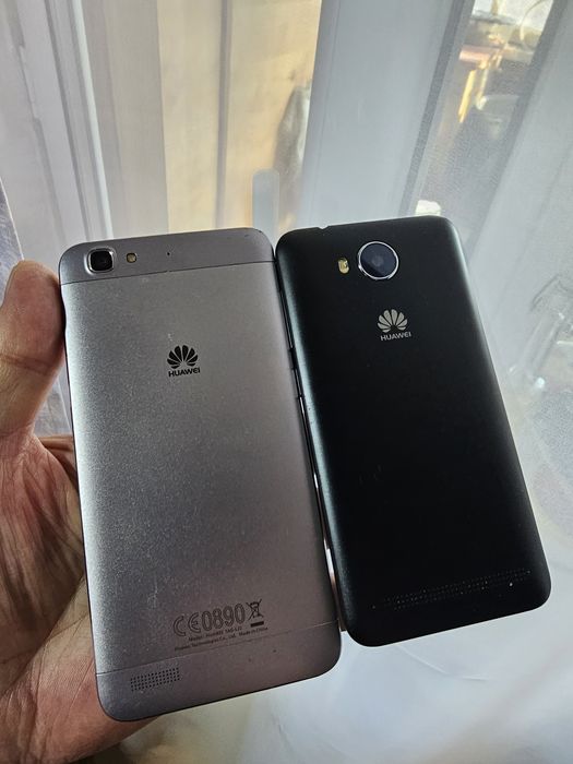 Продам два Телефона huawei