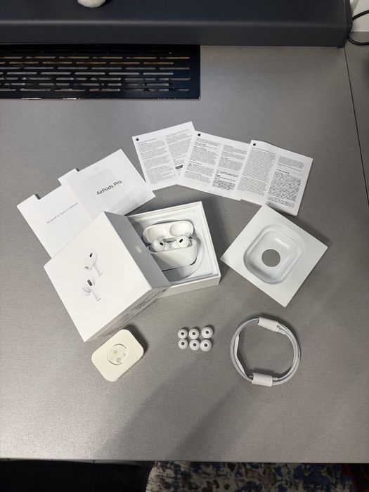 Vand Air Pods pro 2 primite cadou