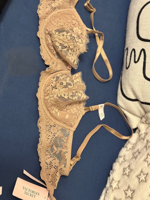 Sutien Victoria Secret nou cu eticheta marime S(32C)