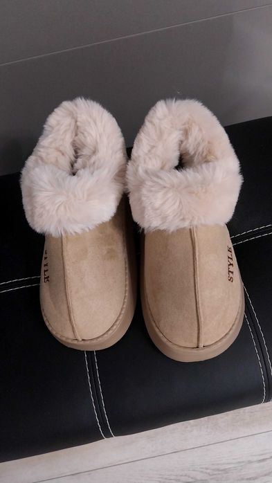 Papuci de iarnă confortabili pentru femei