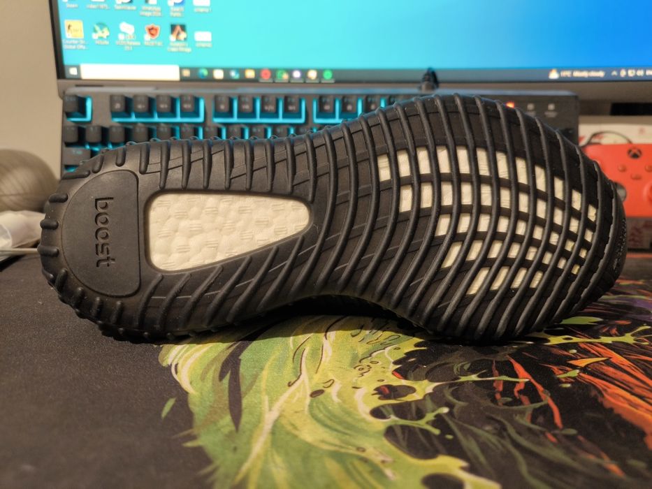 Adidas Yeezy Boost 350 V2 Red 43 1/3