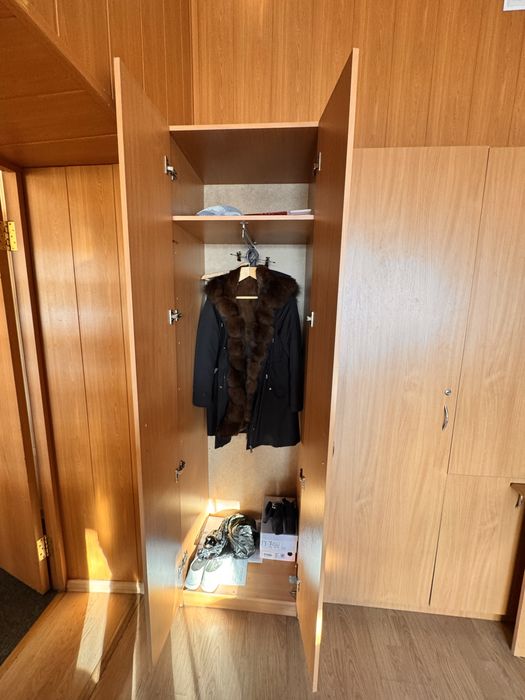 Шкаф для одежды в кабинет