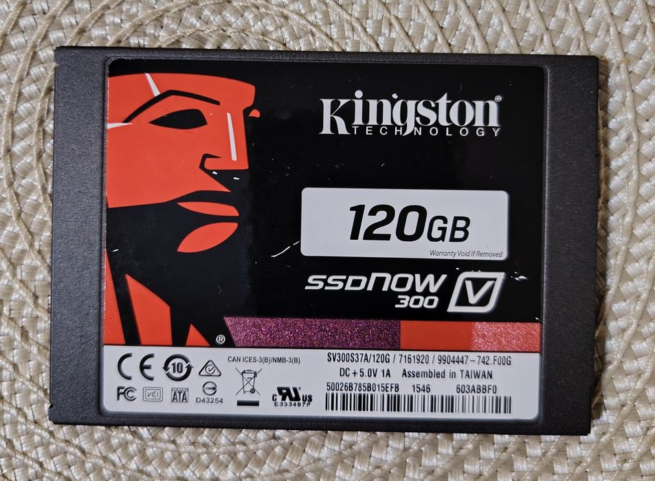 Само за 39 евро ! Топ SSD Kingston 120GB Now V300 SATA3 Windows 10 Pro