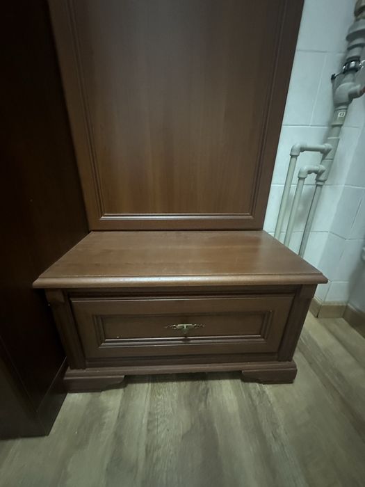 Вешалка с тумбой для обуви