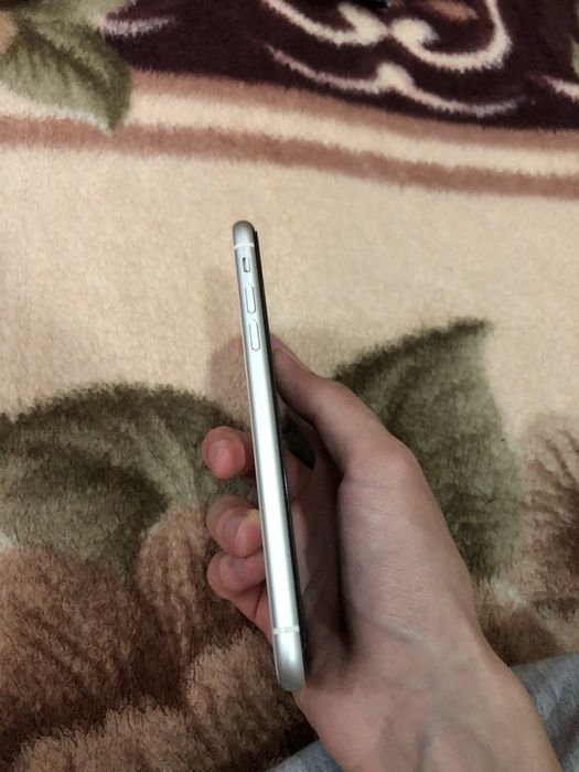 Iphone 11 128 ГБ в хорошеем состаянии с каробкой