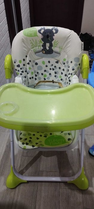 Продавам бебешко столче за хранене