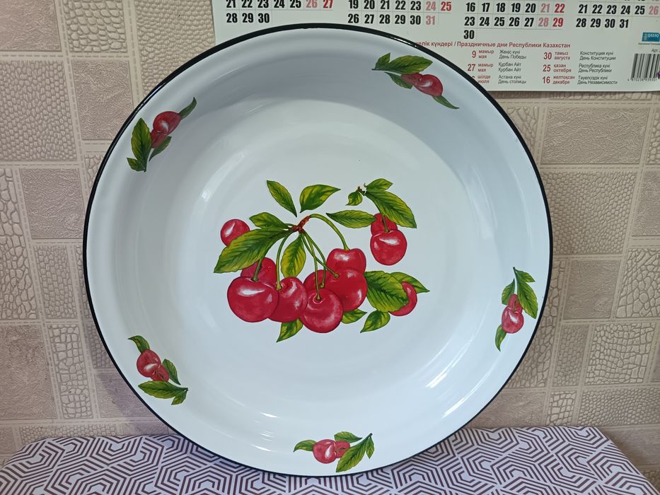 Кухонная посуда разная.