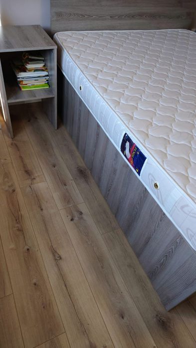 Комплект спалня с нощни шкафчета и матрак с повдигащ механизъм