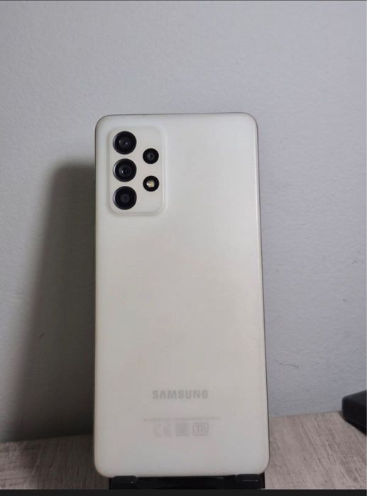 Samsung, A52 128гб в отличном. состоянии