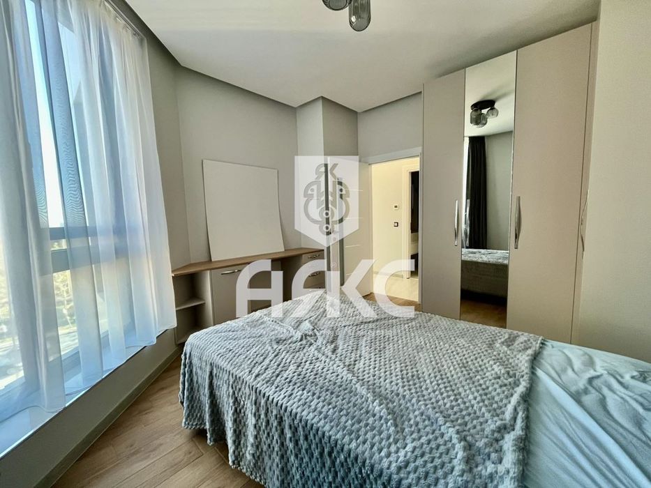 Тристаен обзаведен апартамент в кв. Кръстова вада