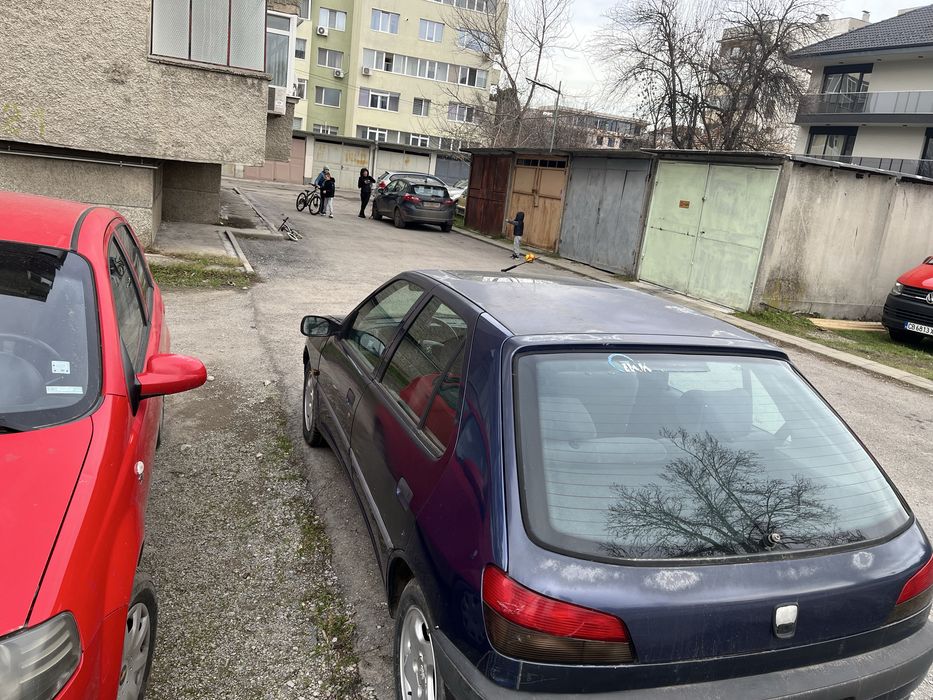 Продавам Пежо 306