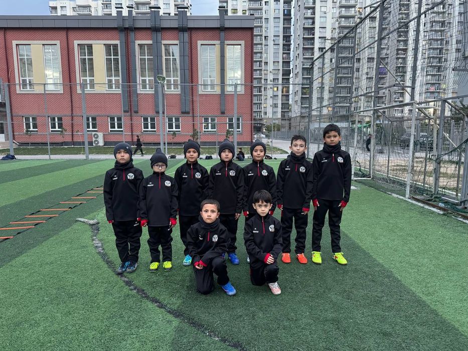 Спортивный костюм, тренировочные и парадный, оптом и в розницу.