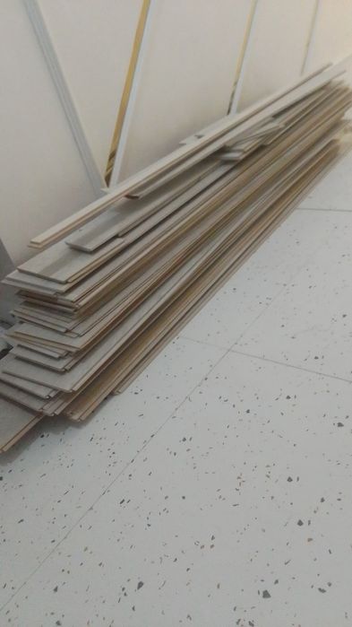 Ламинат сатыдады в отличном состояний