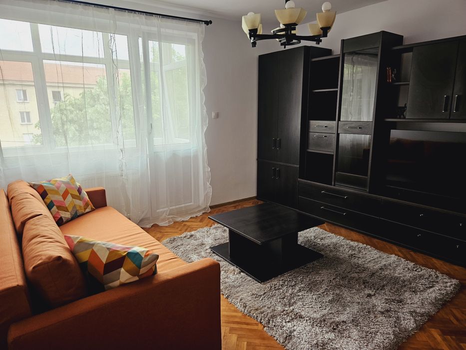 Apartament cu 2 camere decomandat de inchiriat