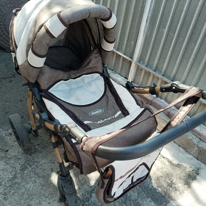 продам детскую коляску зимнюю