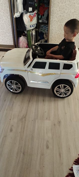 Детский автомобиль Тайота