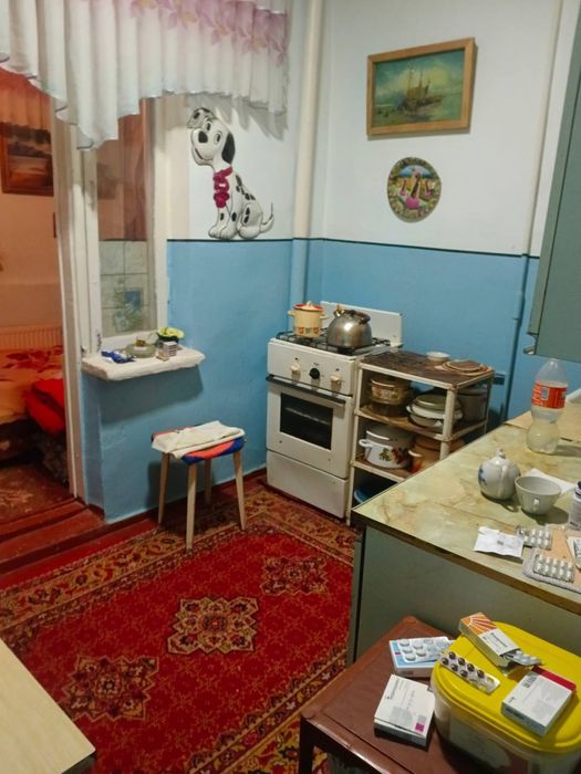 Чирчик 8 м/р 1х 38 кв/м Нархи 25.000$ Бош толов ва паспорт бн Ипотека