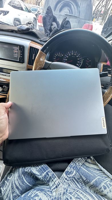 Ноутбук сатылады Леново