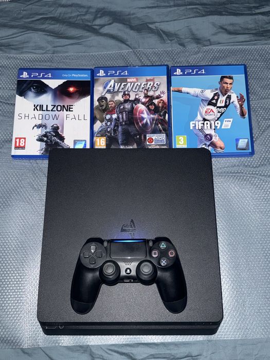 PS4 Slim + Controller + 3 Jocuri