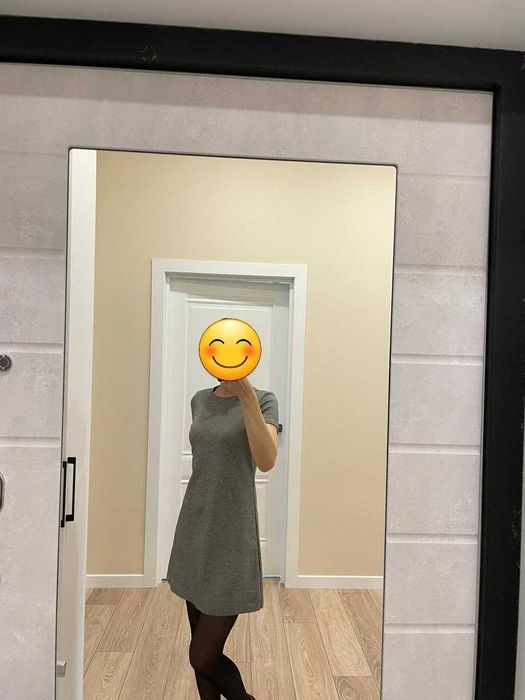 Продаётся платье в крапинку от Mango