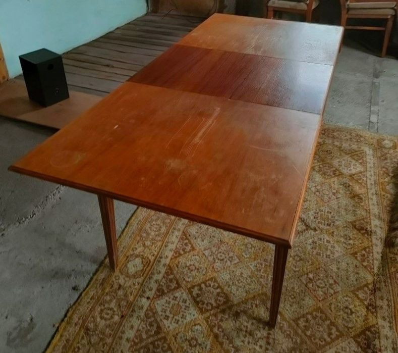 Комплект Стол, 6 стульев и стол.