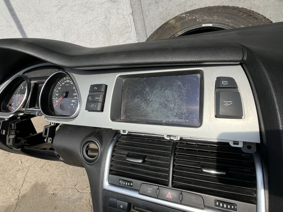 Арматурно табло Audi Q7 4L жабка airbag в табло