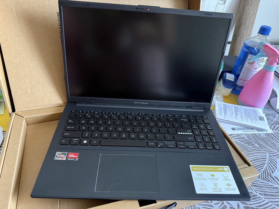 Laptop ASUS Vivobook Go 15 E1504FA – Ryzen 5 7520U / 8GB RAM / 512GB SSD – Ca nou
