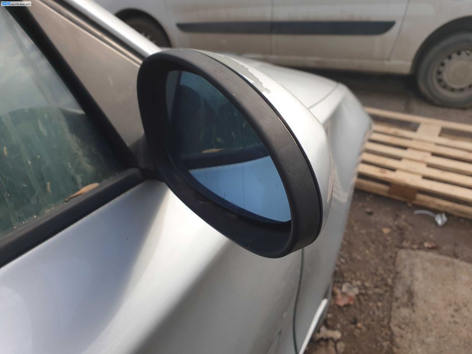 Oglinda Electrica Fara Pliere Rabatare Dreapta cu Impefectiune BMW Seria 1 E81 E87 2004 - 2011 Culoare 354/7 Titansilber [K0978]