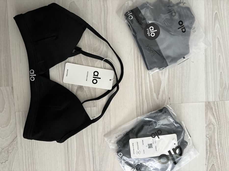 Bustiera/ Sutien Alo Yoga Negru