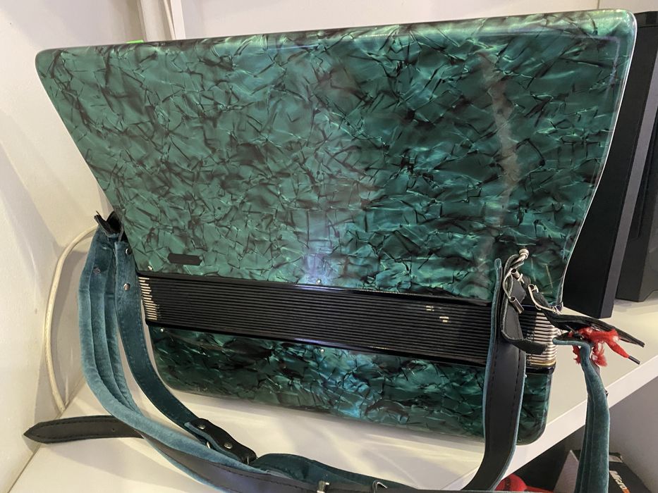 Amanet Next Generation/ Acordeon Firotti Elegance