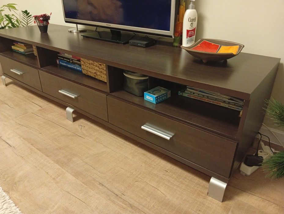 Тв сет с надстройка и скрин