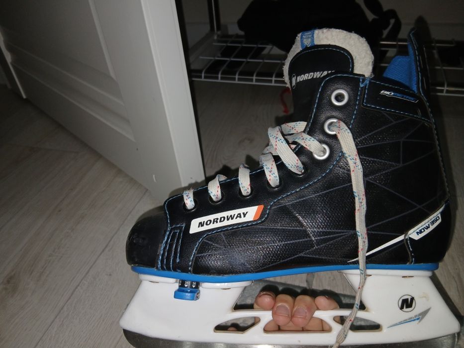 Продам каньки Город Уральск 34-37размер