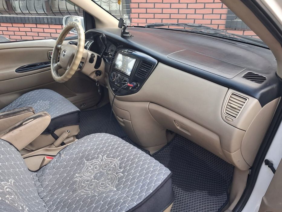Продам Mazda MPV