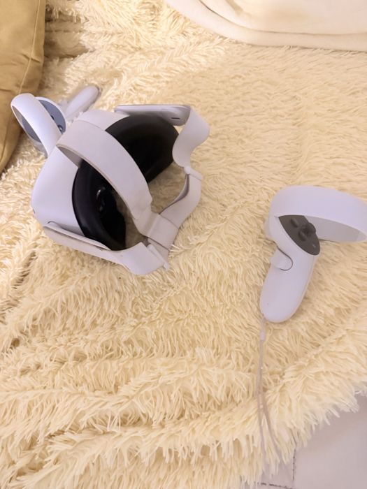 Oculus quest 2 de vanzare stare perfecta