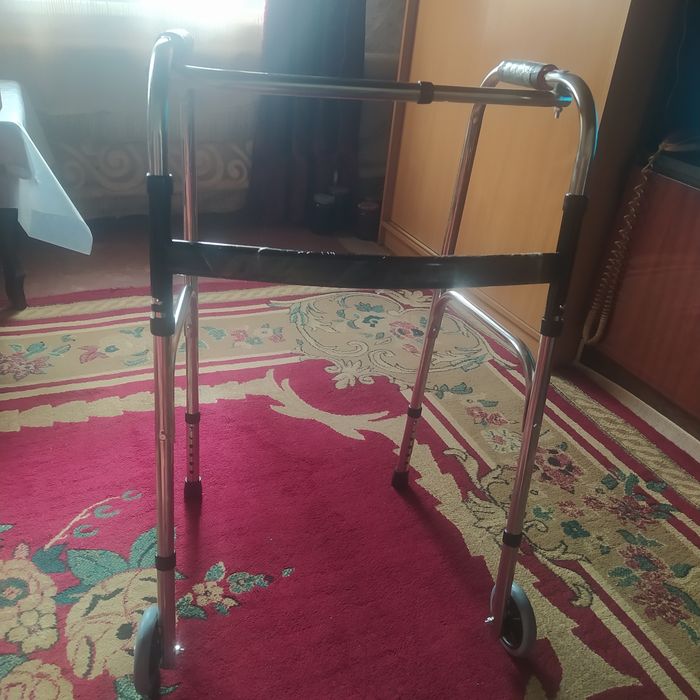 Ходунки для пожилых