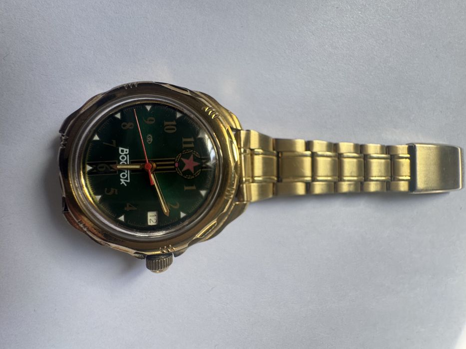 Продается механический часы в отличном состояния, производство СССР