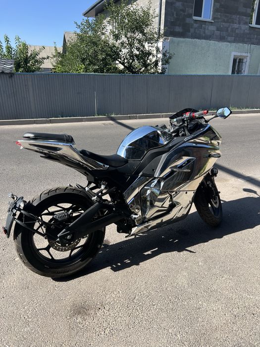 Мотоцикл Suzuki 250 куб.м.