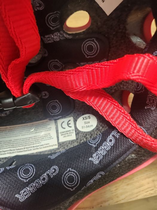 Каска globber нова