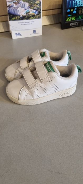 Adidas măsură 24,talpicul are 14,5 cmAdidas măsură 24,talpicul are 14,