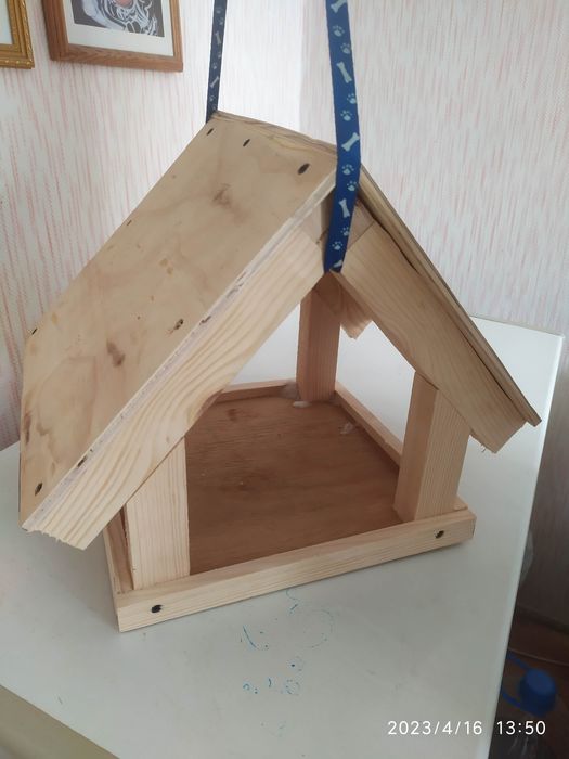 Кормушка для птиц