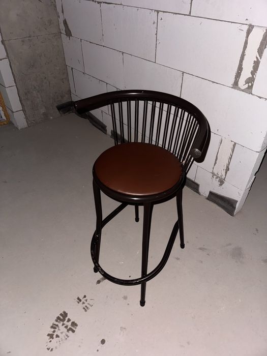 Продам барные стулья