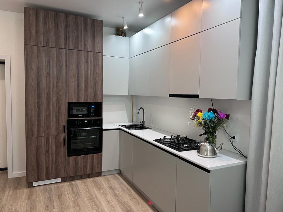 Продам два дома на одном участке