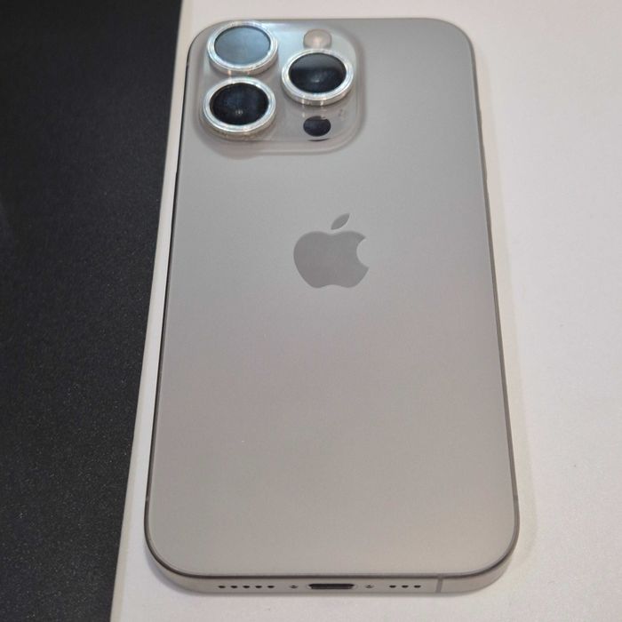 HOPE AMANET P8 Iphone 15 Pro 256 Gb 87 Baterie