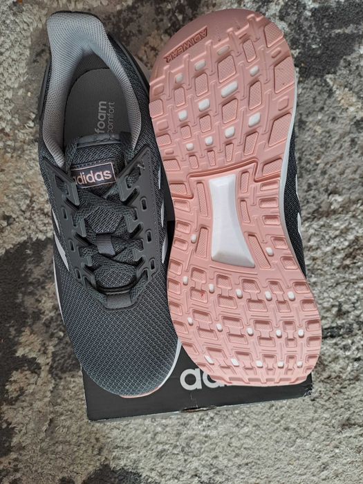 Маратонки Adidas no38