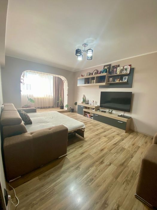 Apartament 3 camere decomandat 75m²